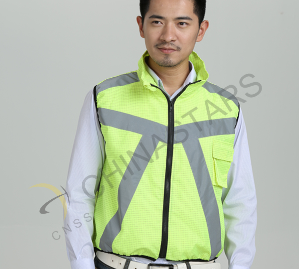Cyclist, be more visible by wearing reflective vest